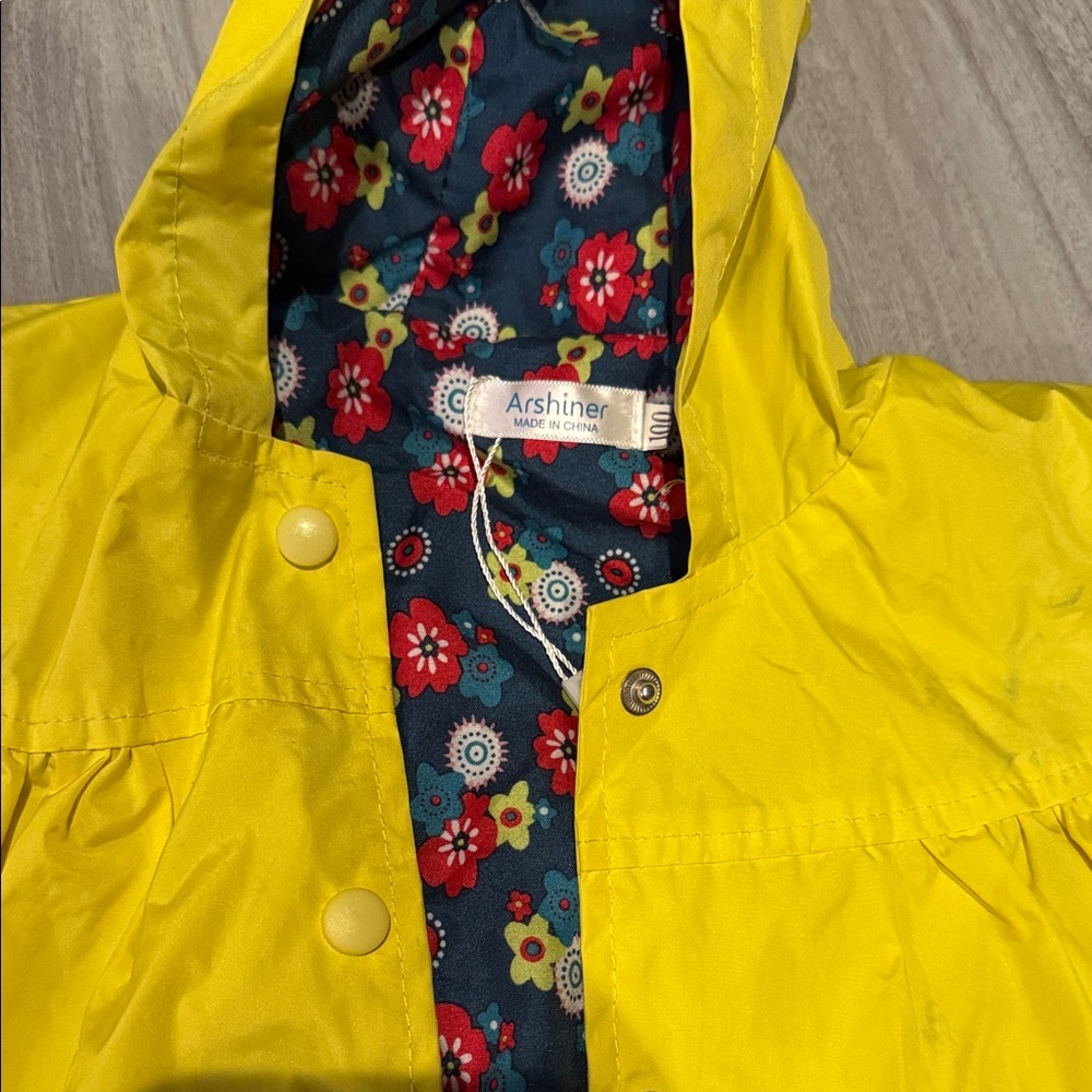 Sunny Yellow Kids Raincoat with Floral Accents
Size 100 3t - Picture 2 of 4